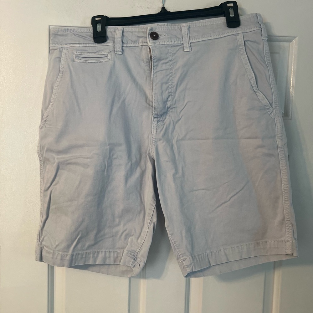 Guys American Eagle shorts